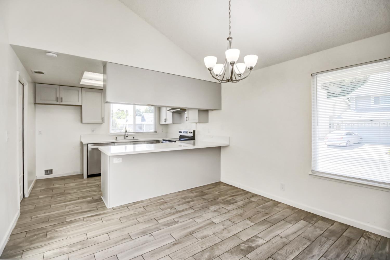 Detail Gallery Image 14 of 48 For 2301 Walnut Grove Way, Rancho Cordova,  CA 95670 - 3 Beds | 2 Baths