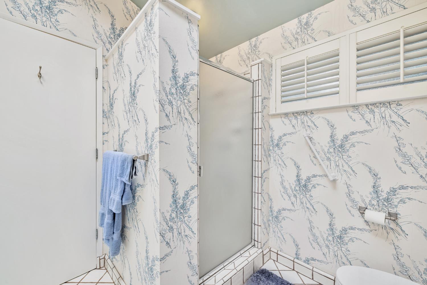 Detail Gallery Image 16 of 37 For 1625 Gary Way, Carmichael,  CA 95608 - 3 Beds | 2/1 Baths