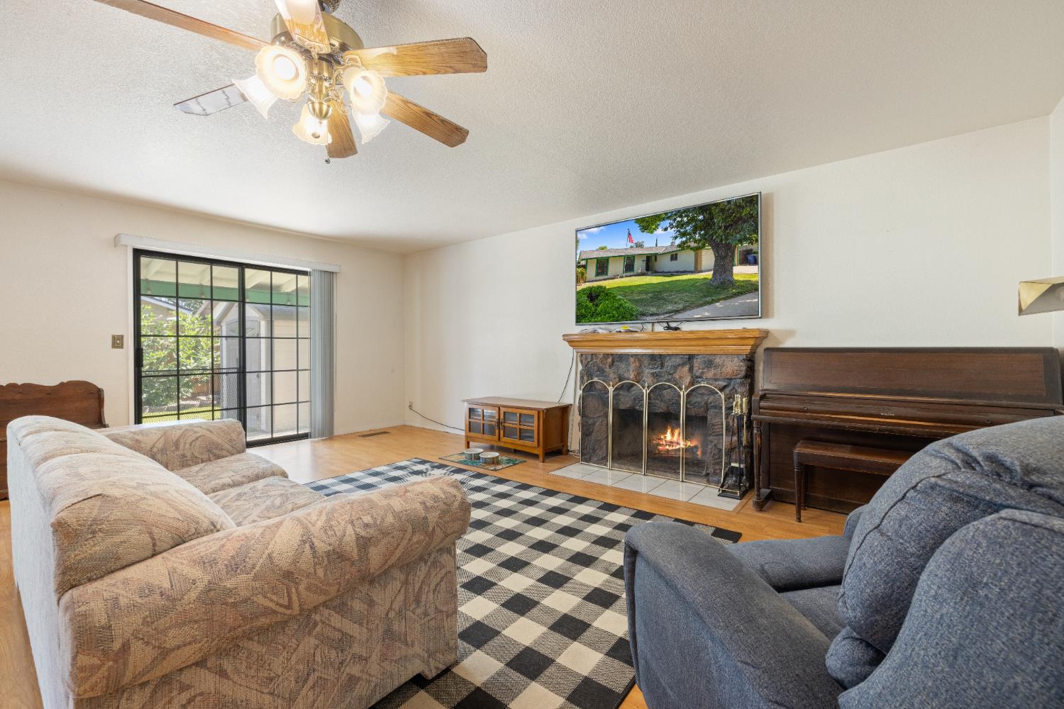 Detail Gallery Image 8 of 34 For 2613 Pescadero Pl, Modesto,  CA 95355 - 3 Beds | 2 Baths