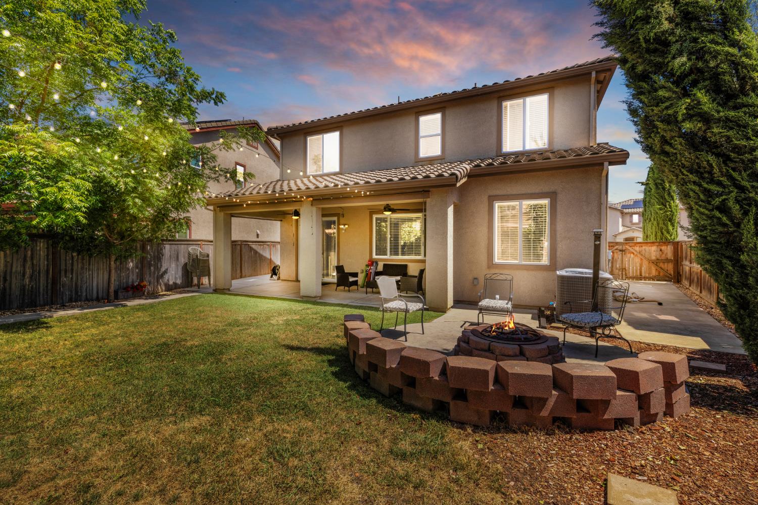 Detail Gallery Image 42 of 43 For 10424 Fossil Way, Elk Grove,  CA 95757 - 4 Beds | 3/1 Baths