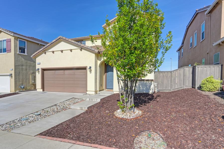 Detail Gallery Image 2 of 53 For 5416 Cannes Ct, Fair Oaks,  CA 95628 - 3 Beds | 2/1 Baths