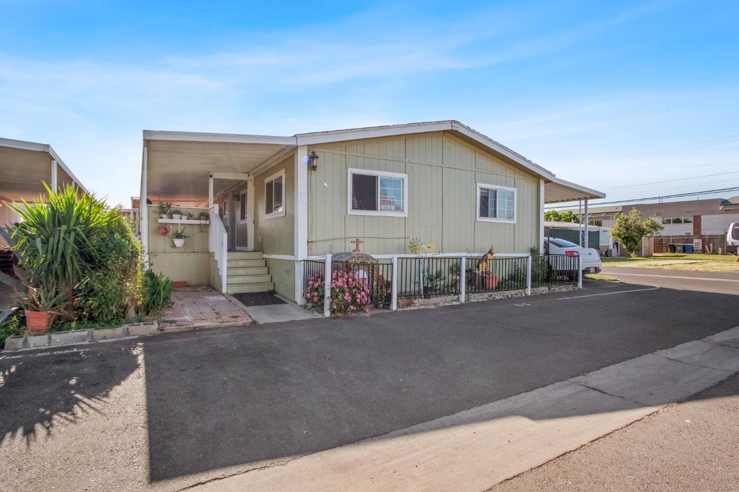 Detail Gallery Image 3 of 20 For 3939 Central Ave 60, Ceres,  CA 95307 - 3 Beds | 2 Baths