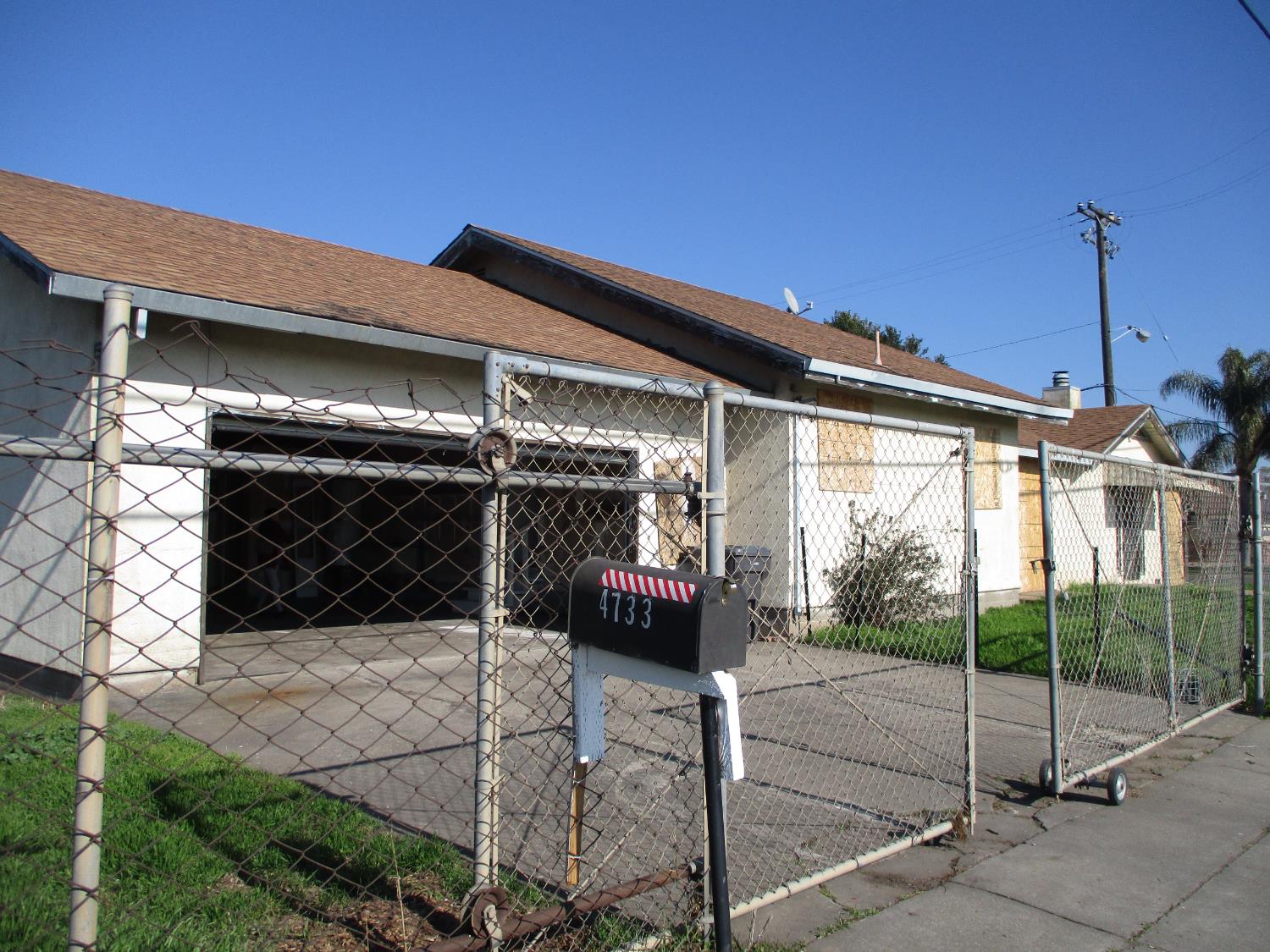 Detail Gallery Image 1 of 9 For 4733 E Main St, Stockton,  CA 95215 - 3 Beds | 2 Baths