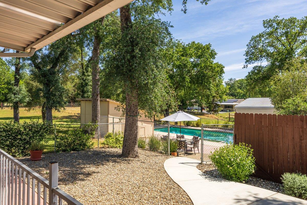 Detail Gallery Image 15 of 56 For 4325 Dias Ln, Loomis,  CA 95650 - 3 Beds | 2 Baths