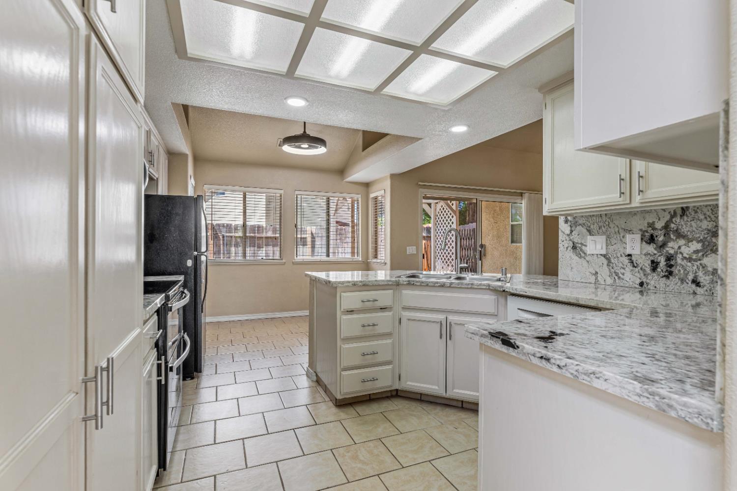 Detail Gallery Image 6 of 42 For 374 Trevor Ave, Oakdale,  CA 95361 - 4 Beds | 2 Baths