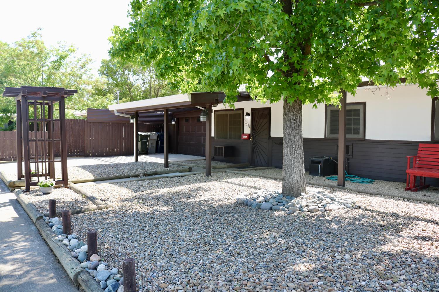 Detail Gallery Image 1 of 12 For 2501 Fernandez Dr, Sacramento,  CA 95822 - 3 Beds | 1 Baths