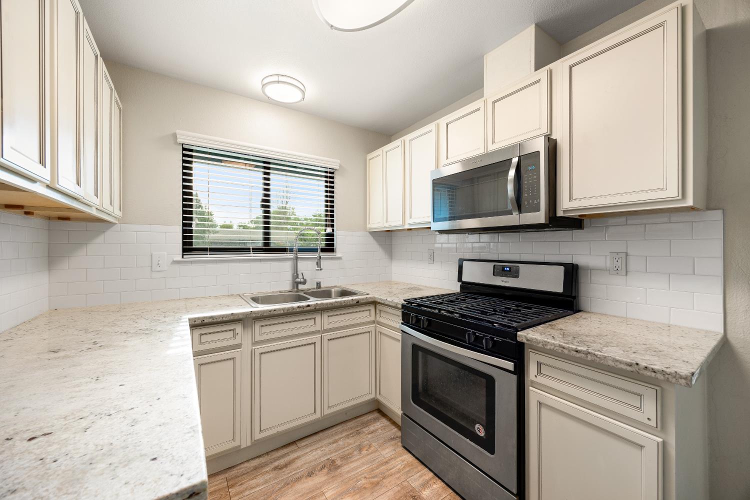 Detail Gallery Image 7 of 22 For 7893 Pedrick St, Sacramento,  CA 95823 - 3 Beds | 1 Baths