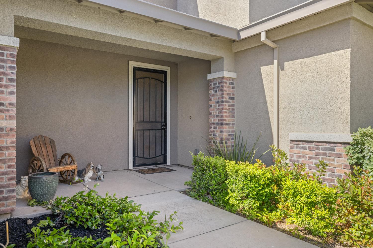 Detail Gallery Image 3 of 41 For 680 Sawtooth Ct, Manteca,  CA 95337 - 4 Beds | 3/1 Baths