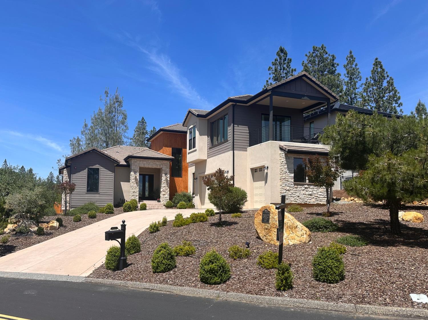 Detail Gallery Image 1 of 50 For 3012 Legends Dr, Meadow Vista,  CA 95722 - 4 Beds | 4 Baths