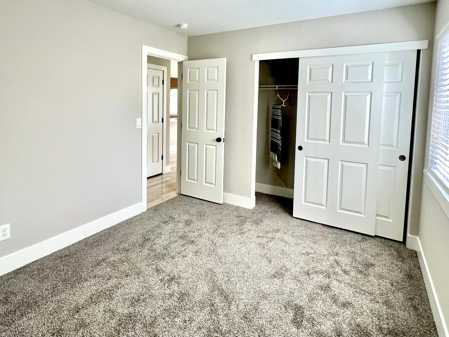 Detail Gallery Image 28 of 48 For 3842 Hunters Glen Pl, Antelope,  CA 95843 - 4 Beds | 3 Baths