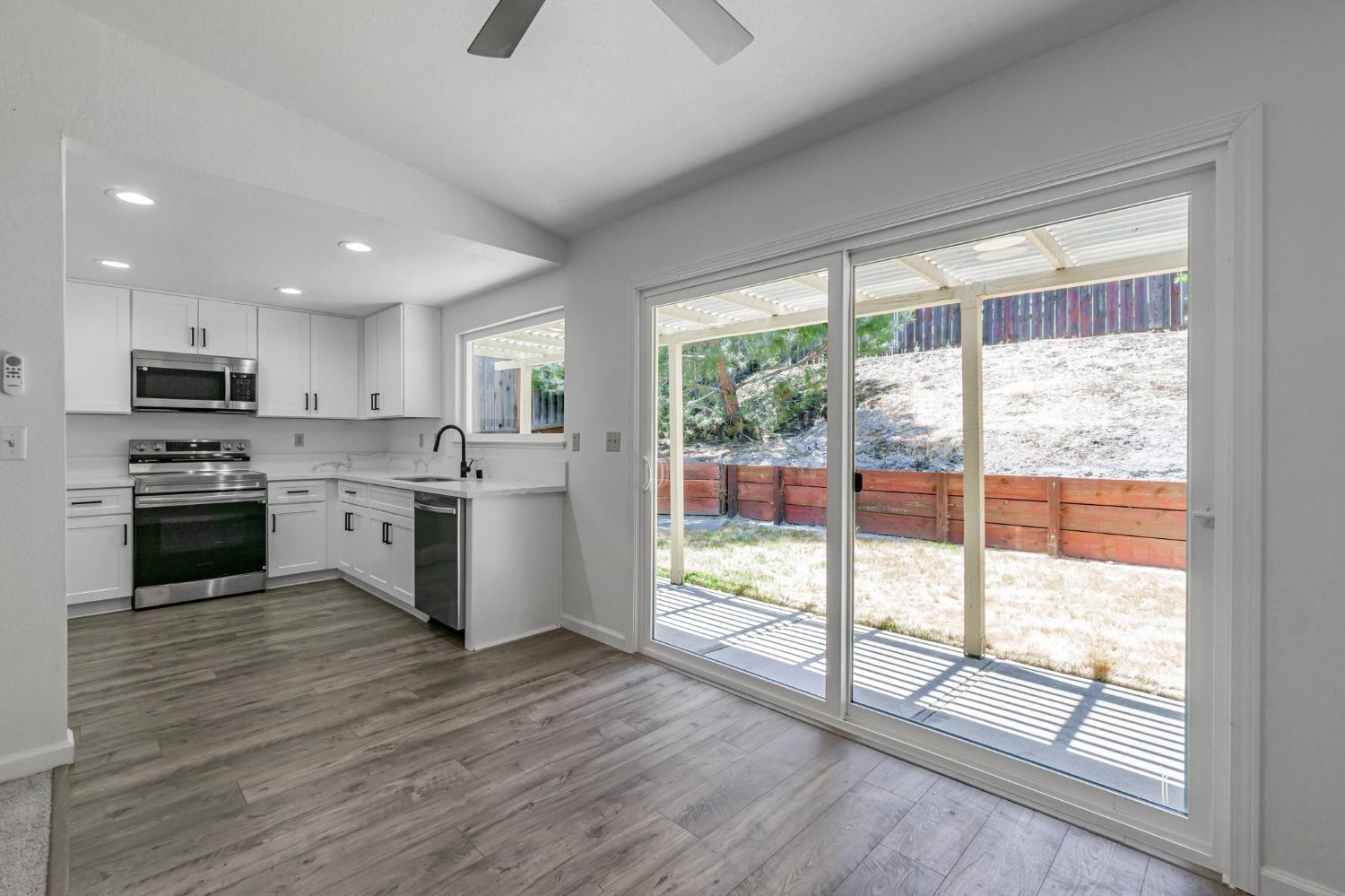 Detail Gallery Image 19 of 52 For 4046 S Royal Links Cir, Antioch,  CA 94509 - 4 Beds | 2 Baths
