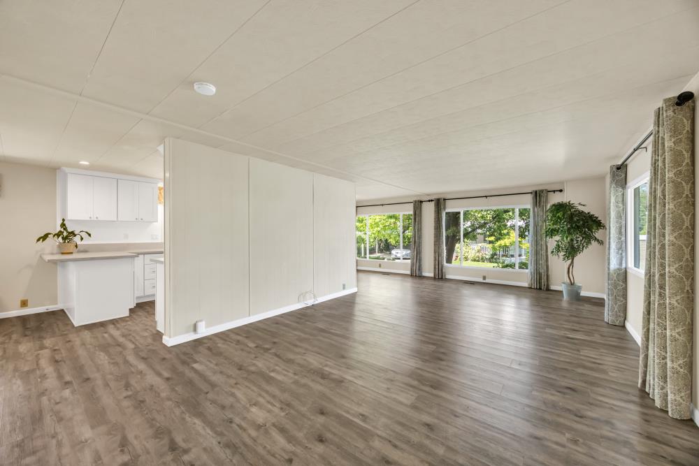Detail Gallery Image 1 of 75 For 269 Leafwood Way, Folsom,  CA 95630 - 2 Beds | 2 Baths