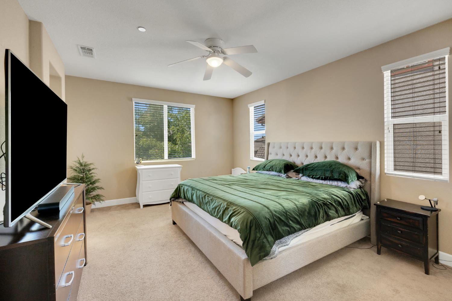 Detail Gallery Image 31 of 43 For 10424 Fossil Way, Elk Grove,  CA 95757 - 4 Beds | 3/1 Baths