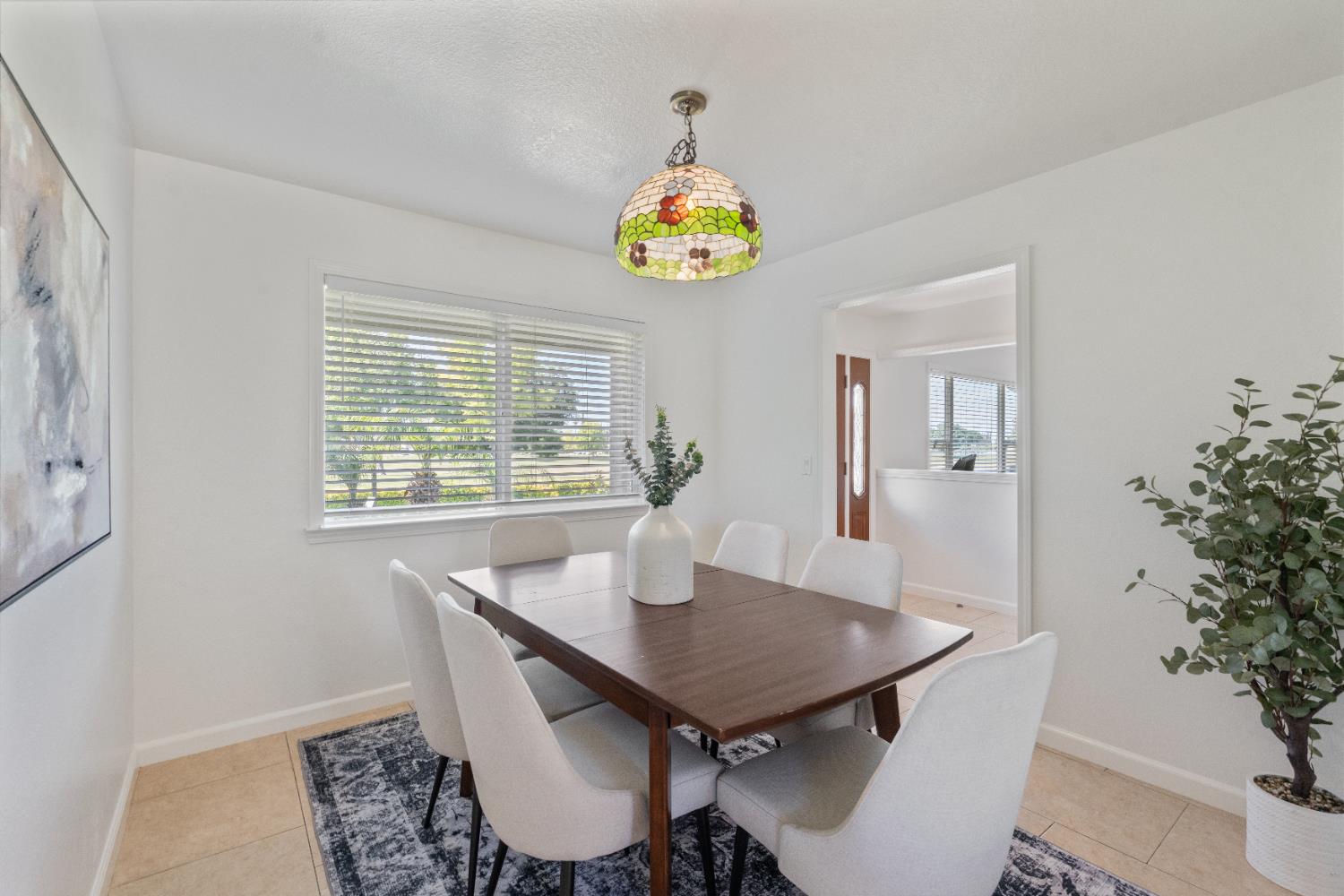 Detail Gallery Image 6 of 27 For 1387 Higton Street, Manteca,  CA 95336 - 3 Beds | 2 Baths