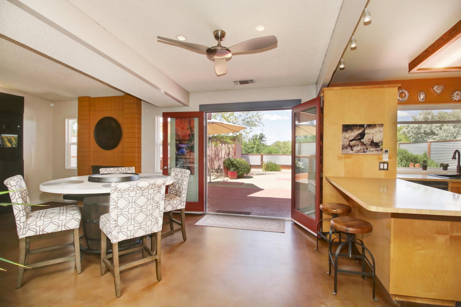 Detail Gallery Image 14 of 52 For 135 Luz Pl, Davis,  CA 95616 - 2 Beds | 2 Baths