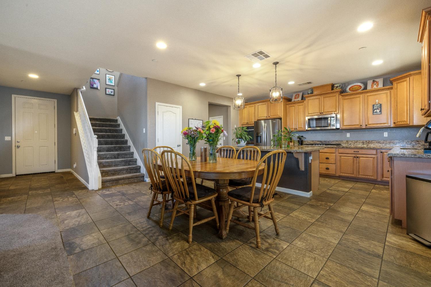 Detail Gallery Image 15 of 41 For 680 Sawtooth Ct, Manteca,  CA 95337 - 4 Beds | 3/1 Baths
