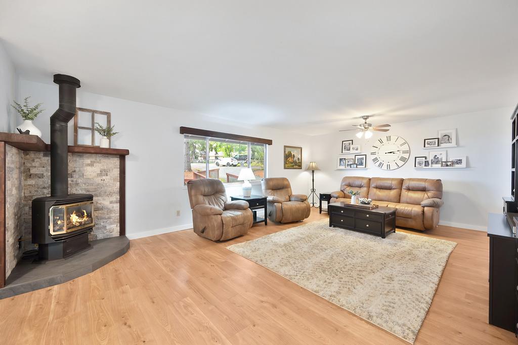 Detail Gallery Image 35 of 90 For 25375 Pineview Dr, Colfax,  CA 95713 - 3 Beds | 2 Baths