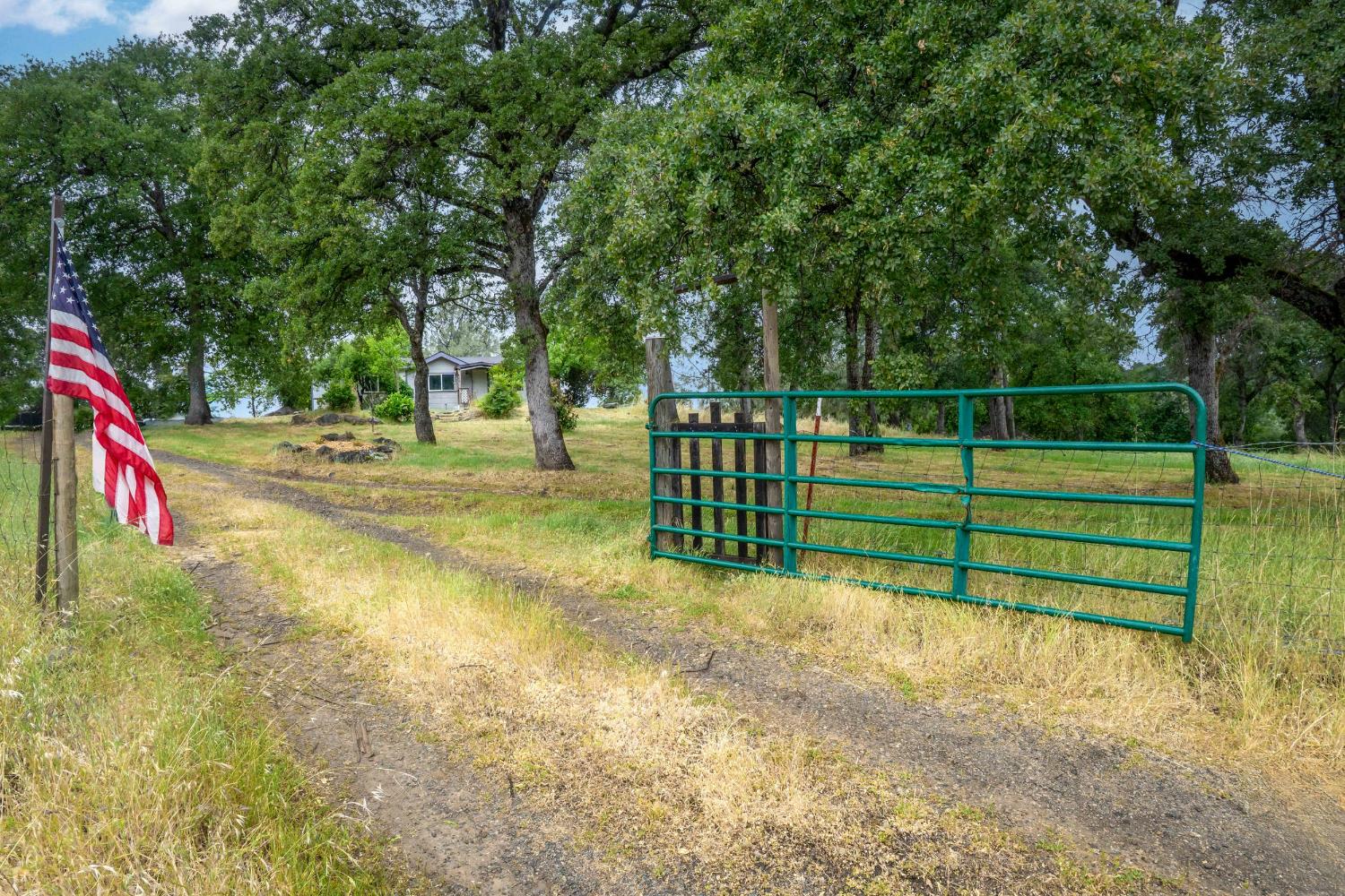 Detail Gallery Image 33 of 47 For 12606 Black Rd, –,  CA 95977 - 3 Beds | 2 Baths