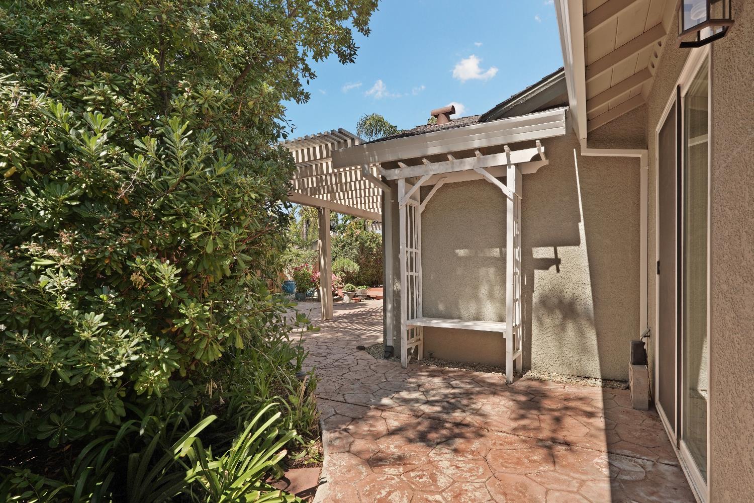 Detail Gallery Image 42 of 61 For 6001 Laguna Villa Way, Elk Grove,  CA 95758 - 3 Beds | 2 Baths