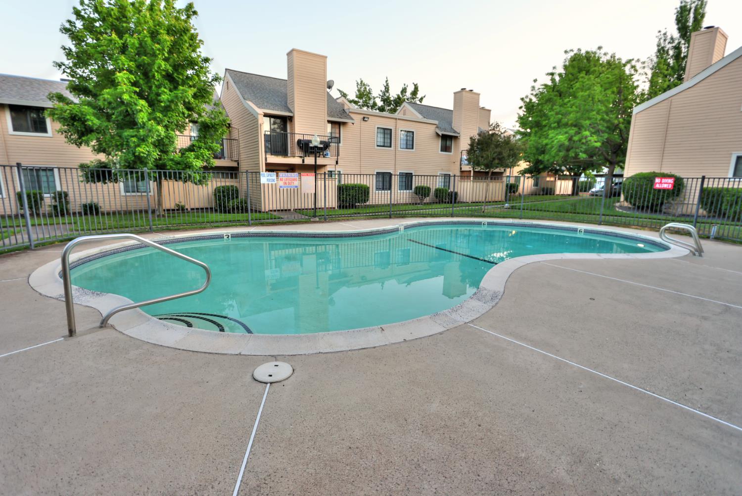 Detail Gallery Image 35 of 36 For 7437 Auburn Oaks Ct #E,  Citrus Heights,  CA 95621 - 2 Beds | 1 Baths