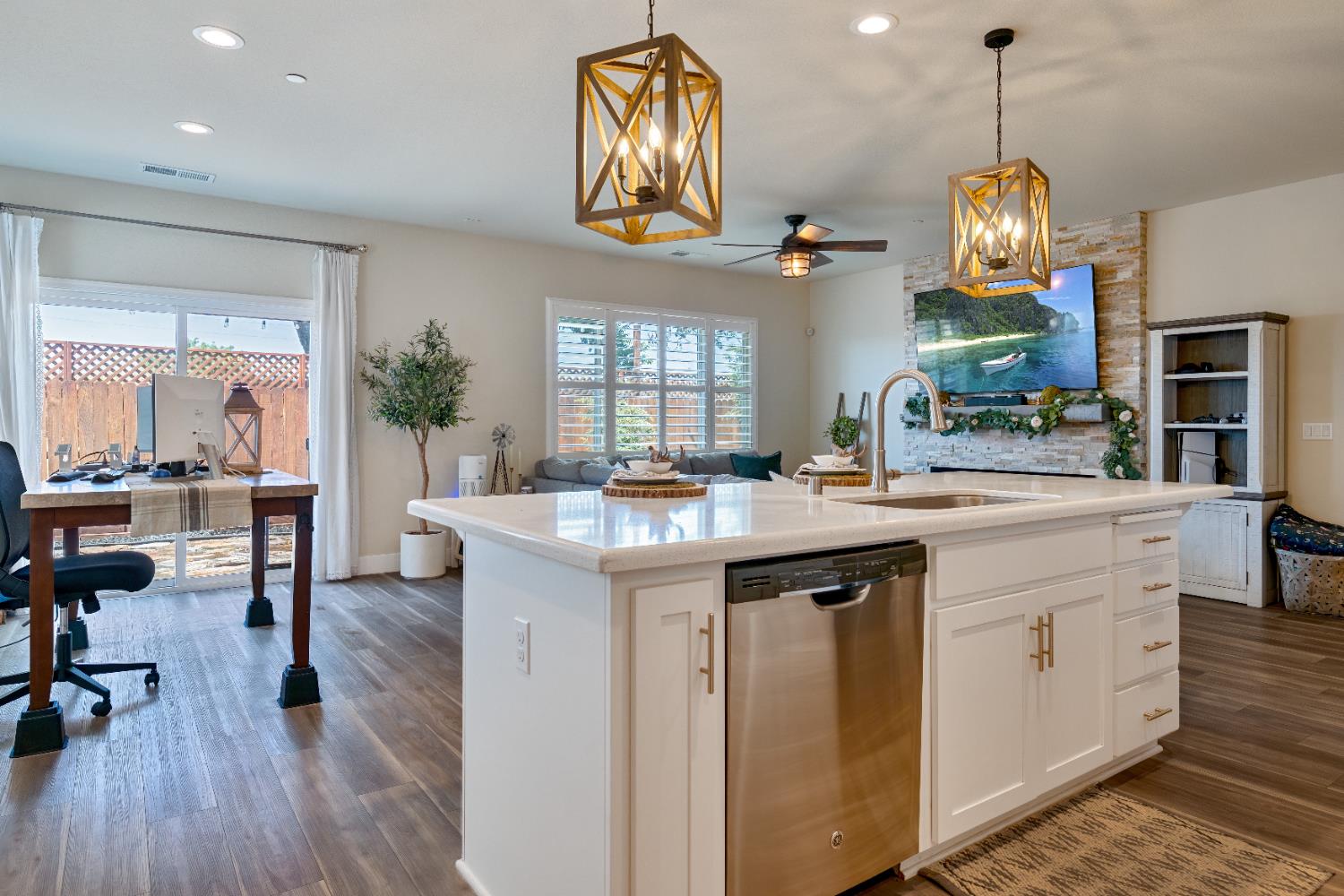Detail Gallery Image 12 of 26 For 743 Beeler St, Stockton,  CA 95204 - 3 Beds | 2 Baths