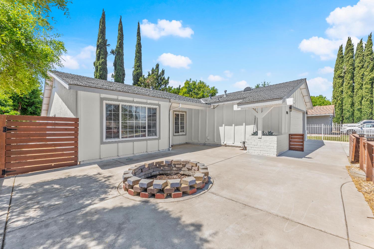Detail Gallery Image 7 of 66 For 2915 Baronet Way, Sacramento,  CA 95833 - 4 Beds | 2 Baths