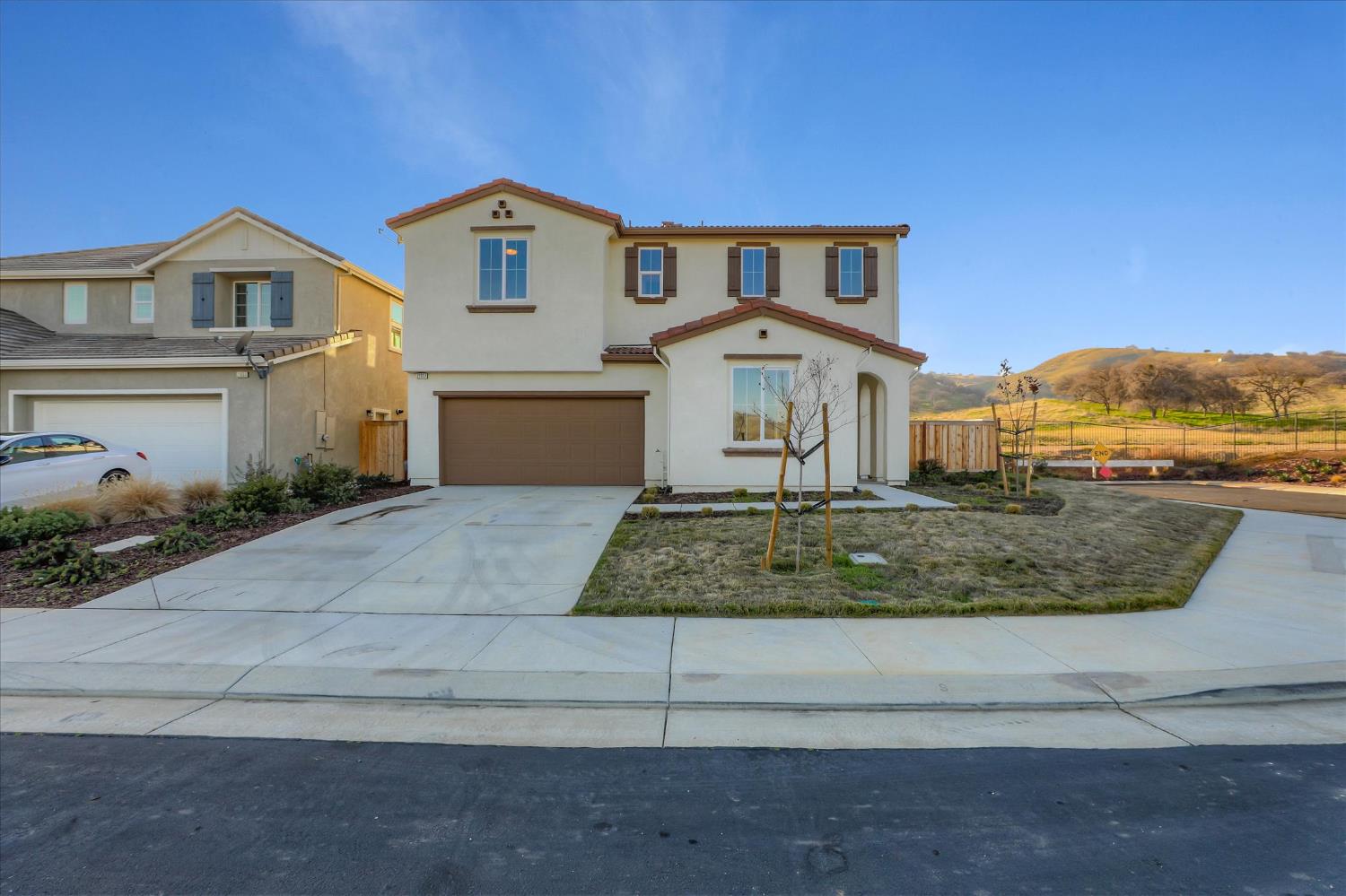 Detail Gallery Image 1 of 21 For 21051 Pinot Noir Dr, Patterson,  CA 95363 - 5 Beds | 3 Baths