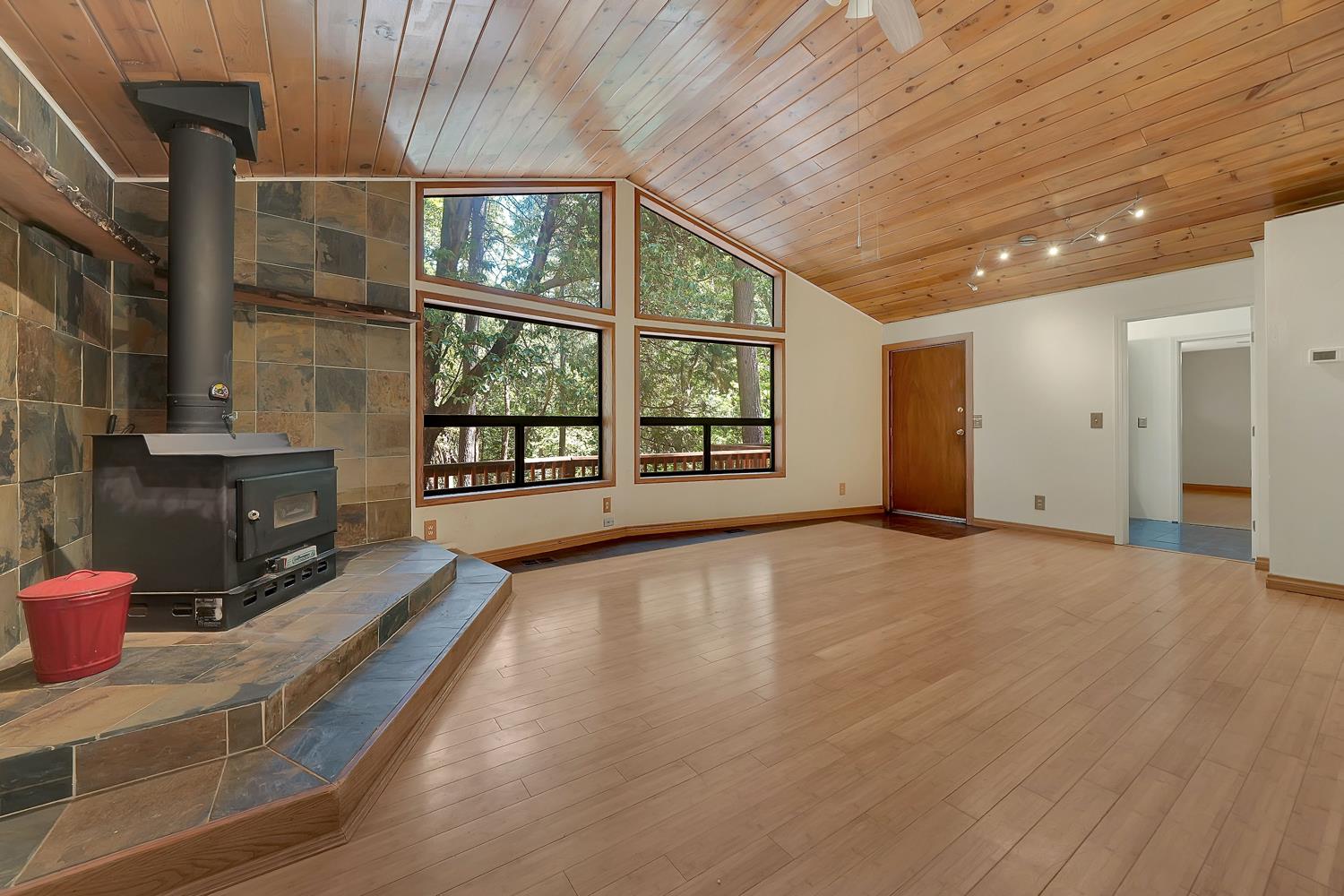 Detail Gallery Image 3 of 82 For 18844 Inspiration Dr, Pioneer,  CA 95666 - 2 Beds | 2 Baths