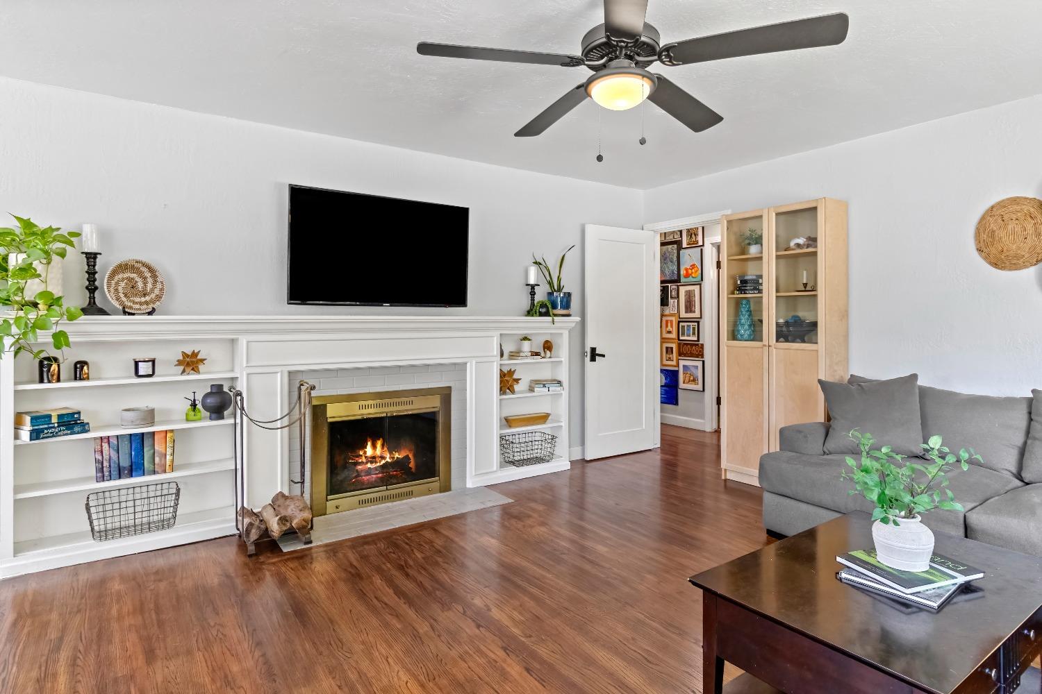 Detail Gallery Image 5 of 25 For 1142 Sherburn Ave, Sacramento,  CA 95822 - 3 Beds | 1 Baths