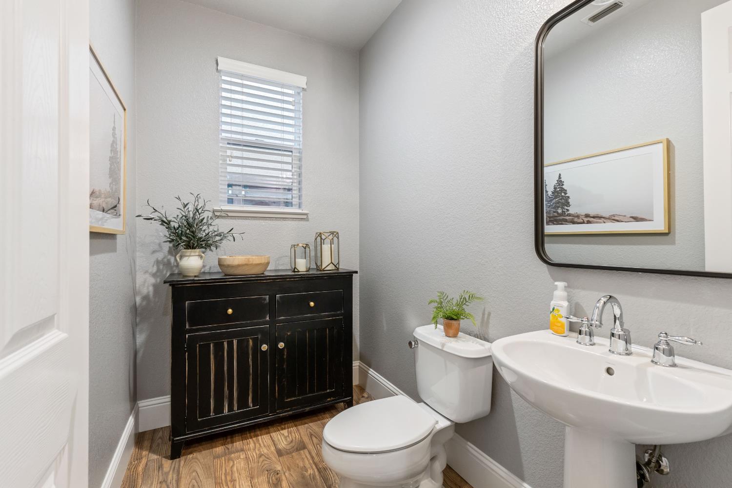 Detail Gallery Image 18 of 36 For 947 Campfire Cir, Rocklin,  CA 95765 - 3 Beds | 2/1 Baths