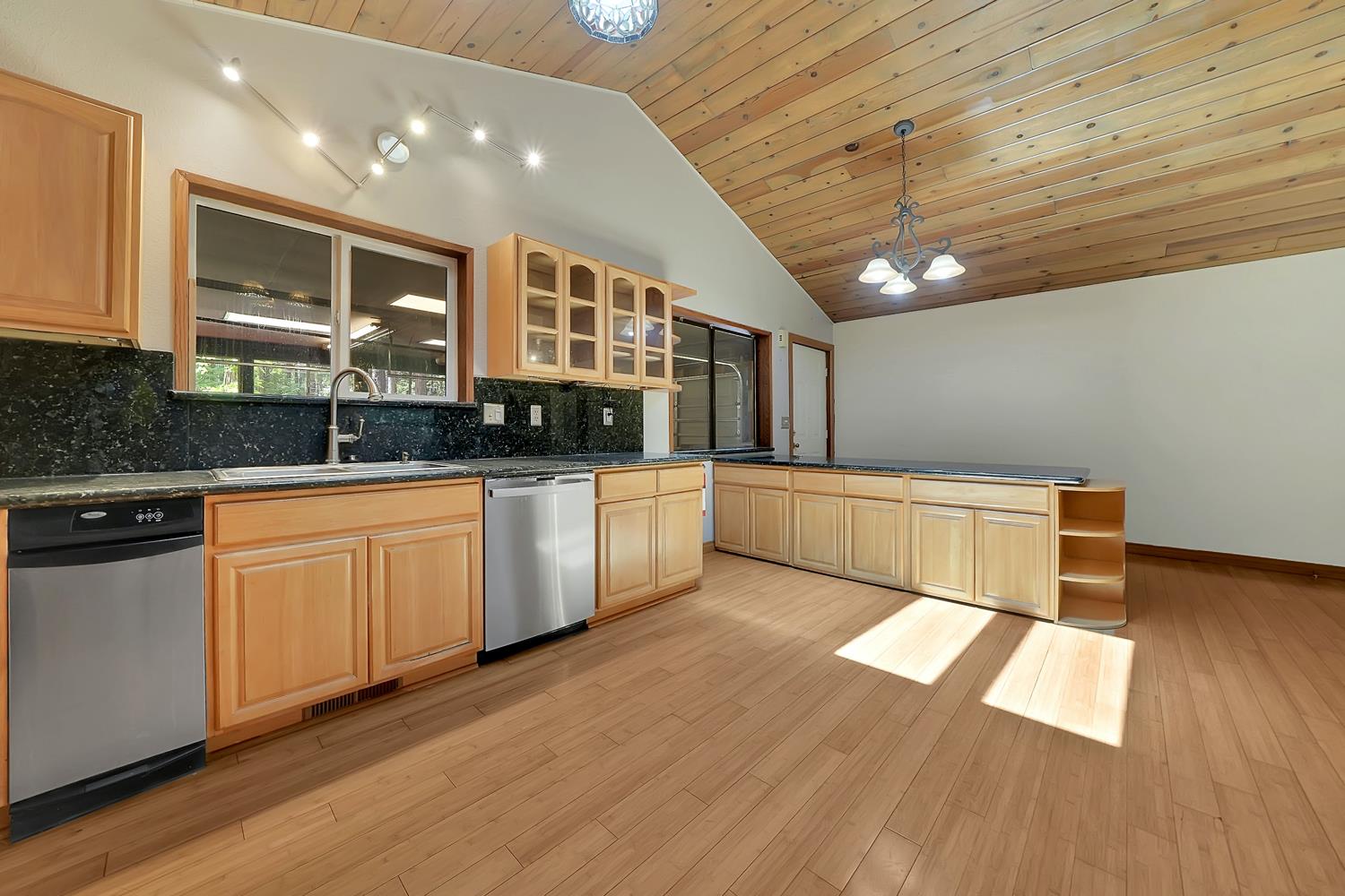 Detail Gallery Image 8 of 82 For 18844 Inspiration Dr, Pioneer,  CA 95666 - 2 Beds | 2 Baths