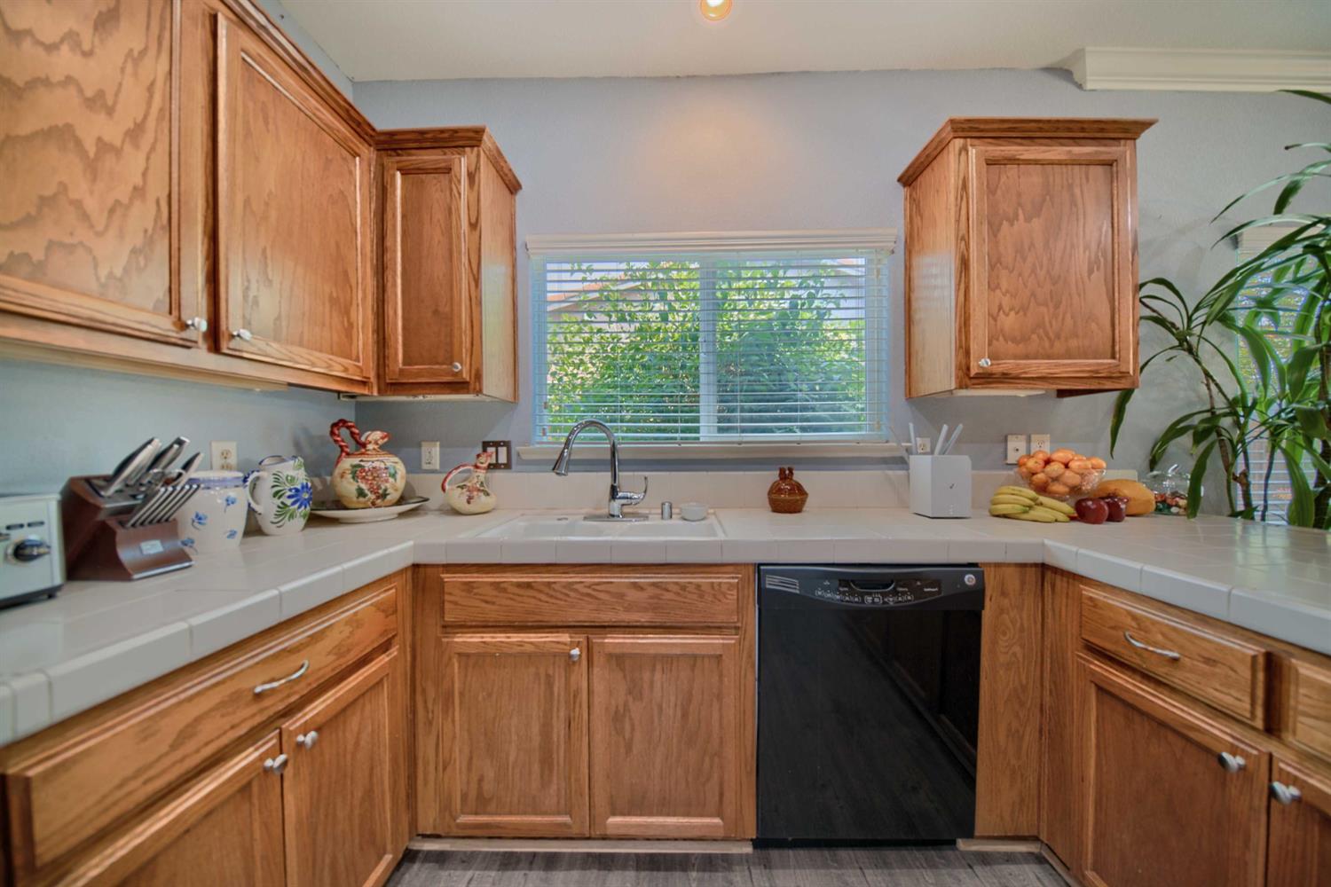 Detail Gallery Image 34 of 98 For 2994 La Vina Cir, Los Banos,  CA 93635 - 3 Beds | 2 Baths