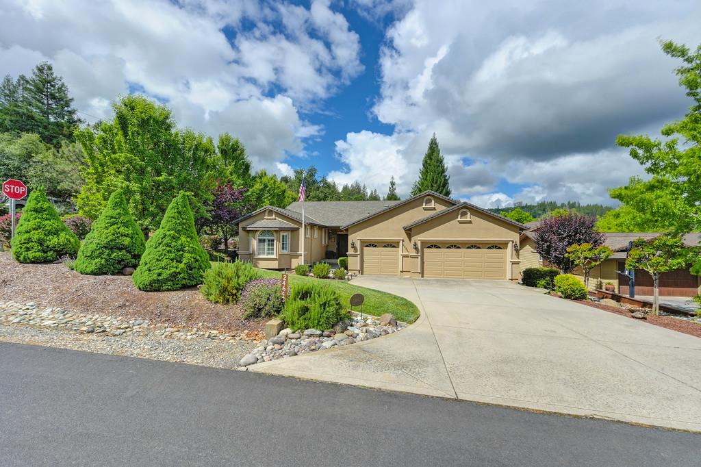 Detail Gallery Image 2 of 62 For 24643 Camelia Way, Auburn,  CA 95602 - 4 Beds | 2 Baths