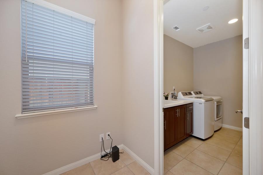 Detail Gallery Image 29 of 53 For 5416 Cannes Ct, Fair Oaks,  CA 95628 - 3 Beds | 2/1 Baths