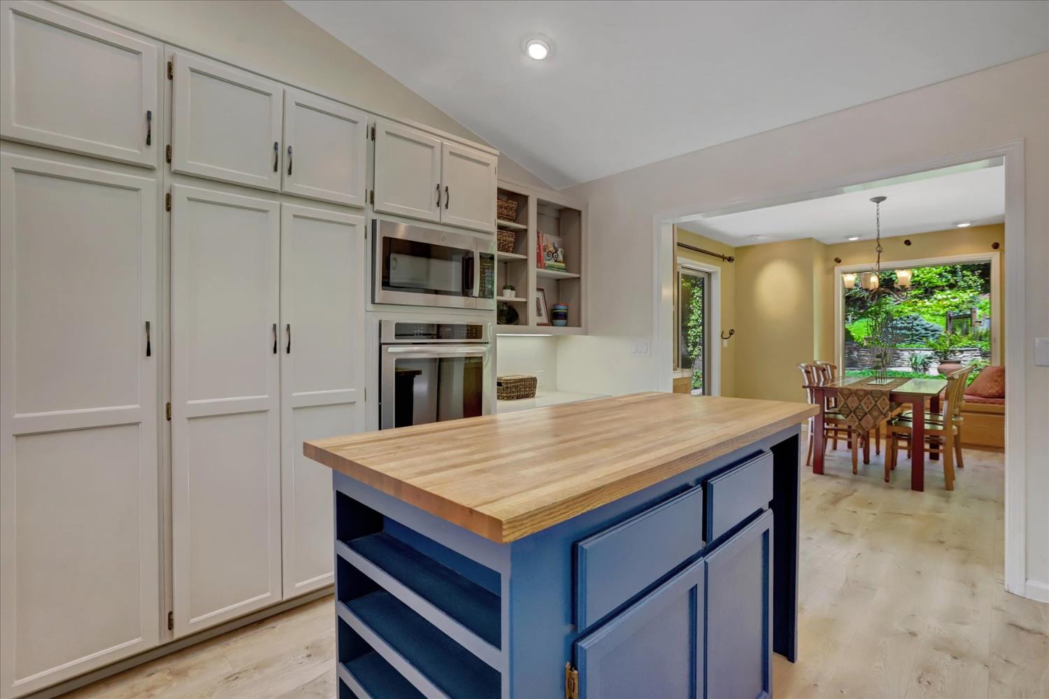 Detail Gallery Image 11 of 88 For 12756 Lonesome Dove Trl, Nevada City,  CA 95959 - 3 Beds | 2 Baths