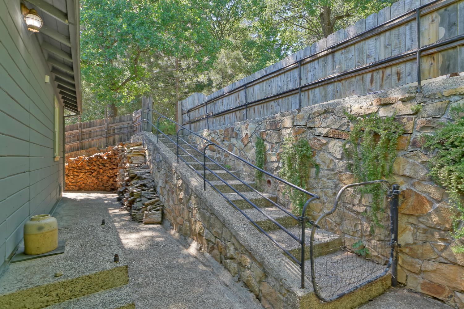 Garden Loop, Placerville, California image 34