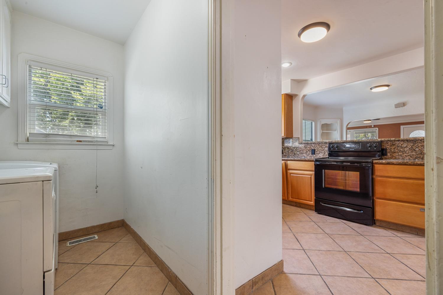 Detail Gallery Image 26 of 42 For 501 N Thor St, Turlock,  CA 95380 - 5 Beds | 2 Baths