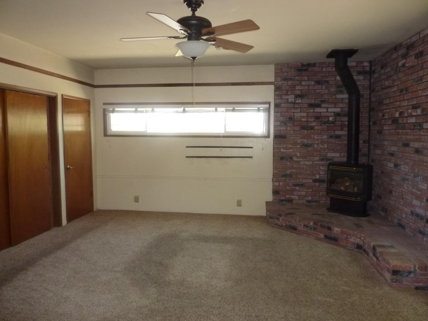 Detail Gallery Image 8 of 17 For 1800 Jackson St, Lodi,  CA 95242 - 3 Beds | 2/1 Baths