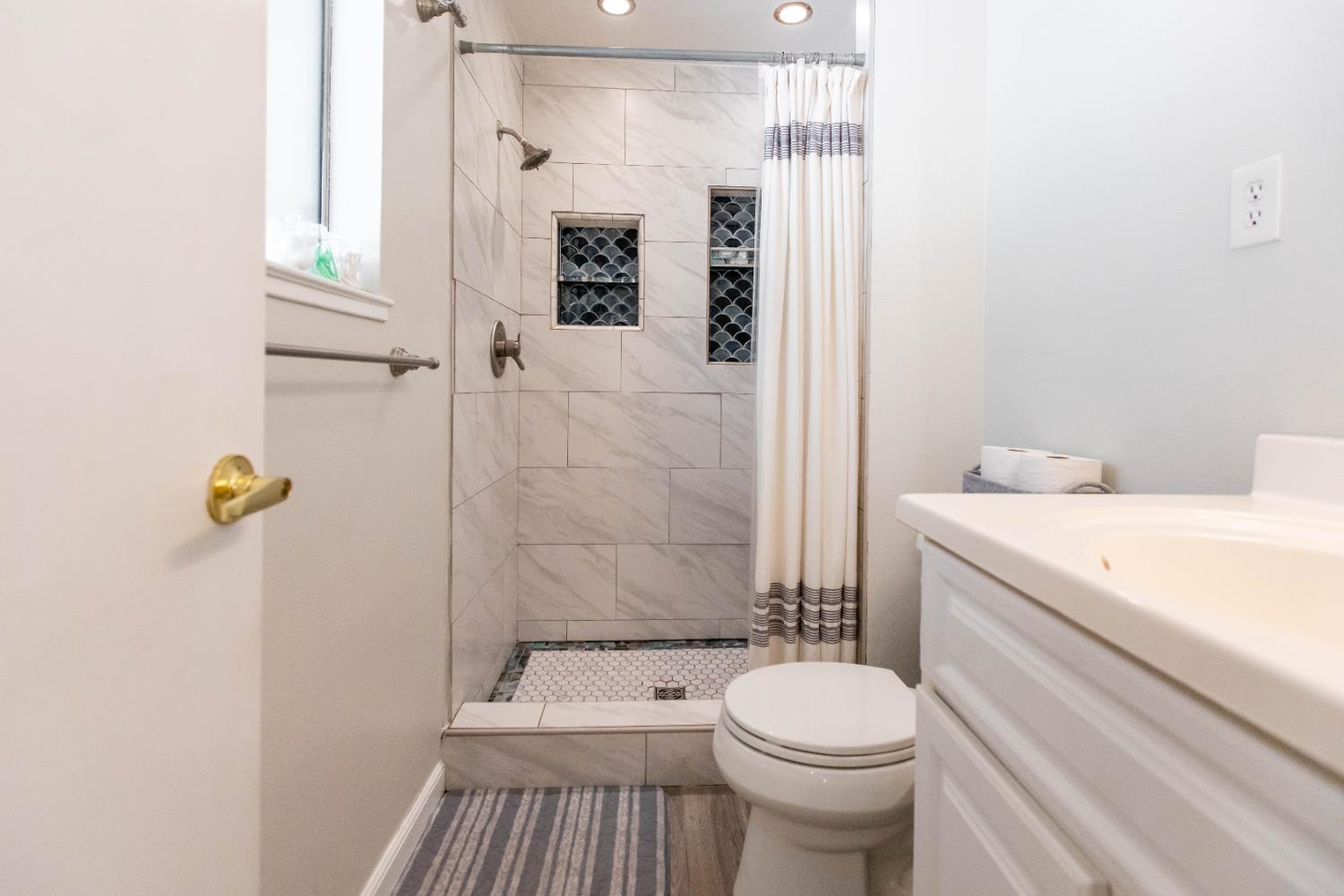 Detail Gallery Image 26 of 44 For 8940 Leatham Ave, Fair Oaks,  CA 95628 - 4 Beds | 2 Baths