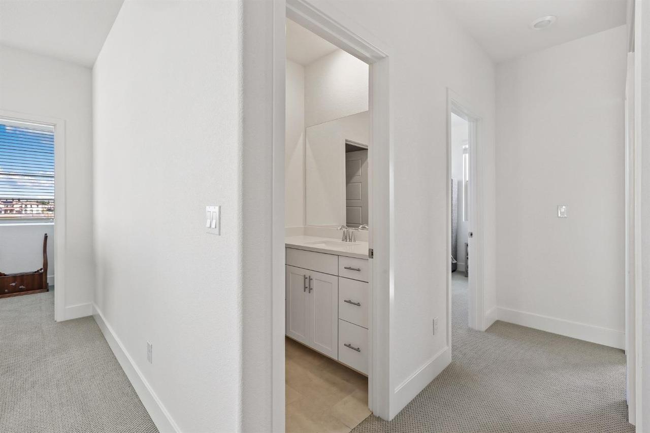 Detail Gallery Image 25 of 27 For 1712 S Breezy Meadow Dr, Sacramento,  CA 95834 - 4 Beds | 3 Baths