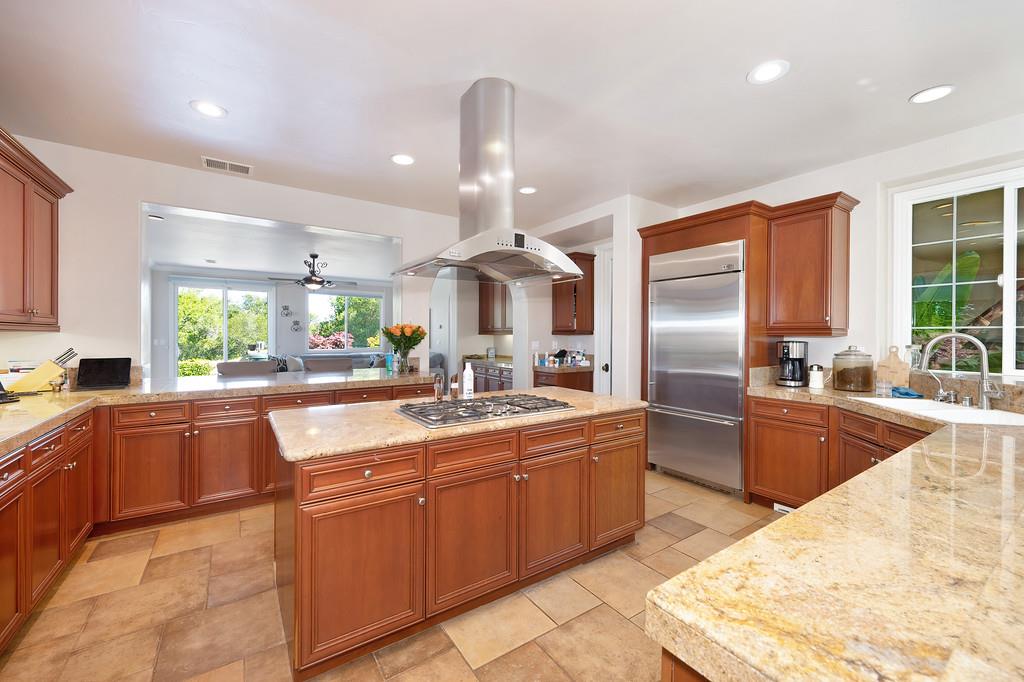 Detail Gallery Image 14 of 37 For 3327 Bordeaux Dr, El Dorado Hills,  CA 95762 - 5 Beds | 3/1 Baths