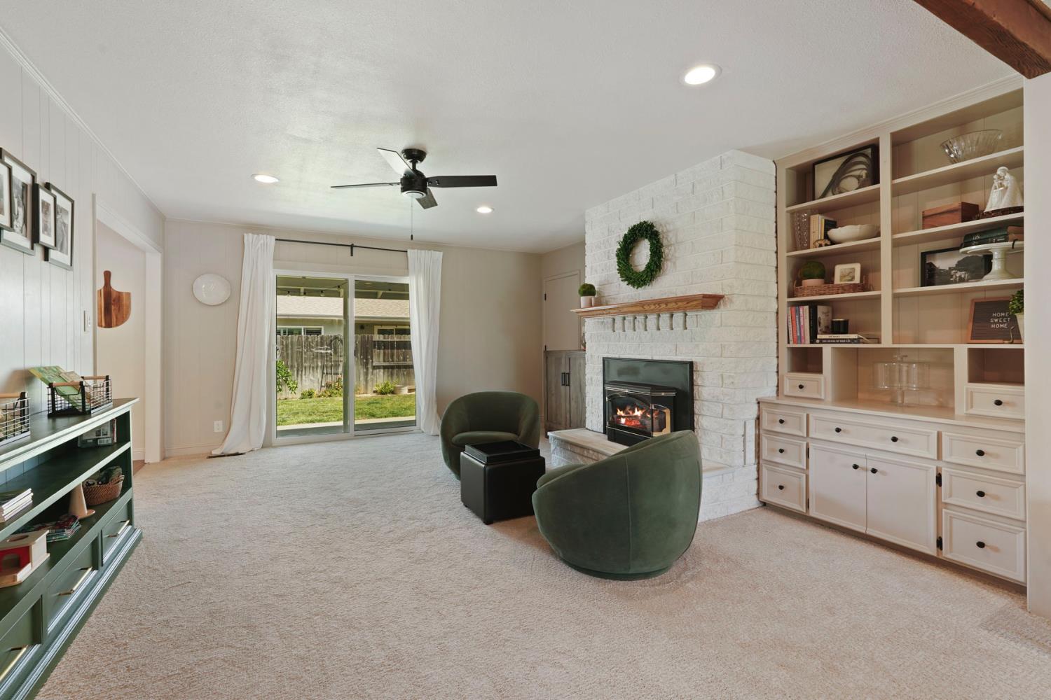 Detail Gallery Image 10 of 35 For 725 Maplewood Dr, Lodi,  CA 95242 - 3 Beds | 2 Baths