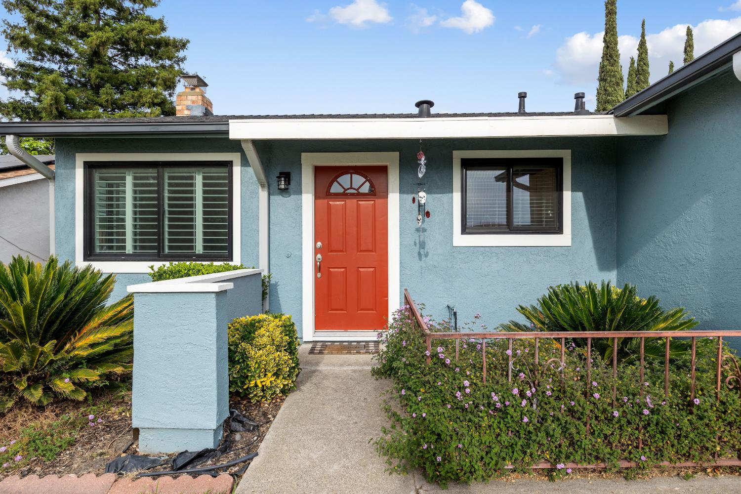 Detail Gallery Image 2 of 22 For 7893 Pedrick St, Sacramento,  CA 95823 - 3 Beds | 1 Baths