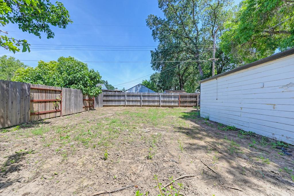 Detail Gallery Image 26 of 28 For 1167 Sonoma Ave, Sacramento,  CA 95815 - 2 Beds | 1 Baths