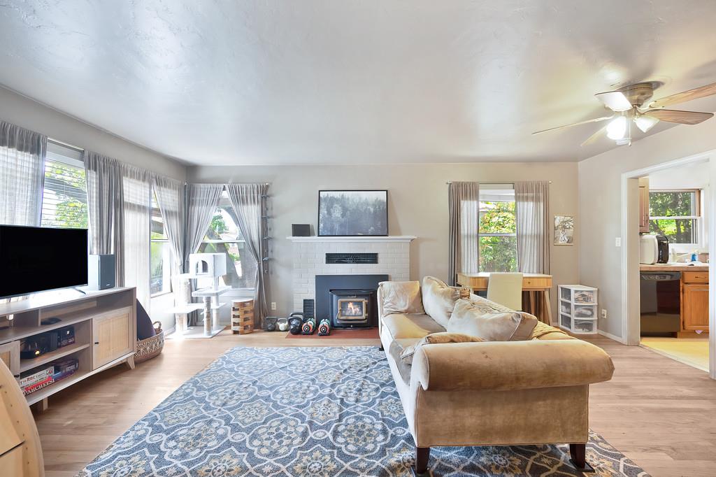 Detail Gallery Image 28 of 73 For 205 Marvin Way, Auburn,  CA 95603 - 2 Beds | 1/1 Baths