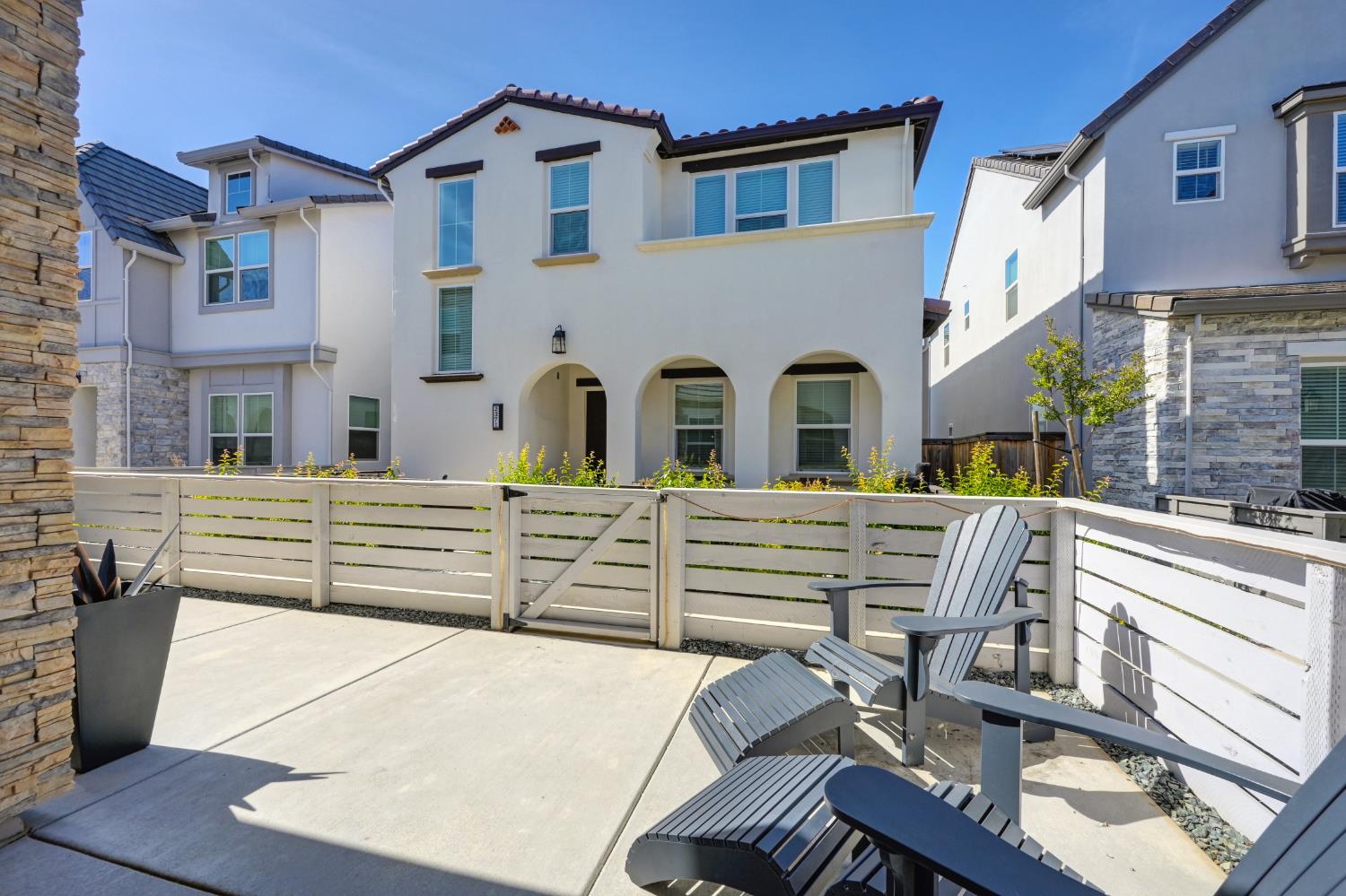 Detail Gallery Image 50 of 53 For 2372 Bastogne, Sacramento,  CA 95818 - 3 Beds | 2/1 Baths