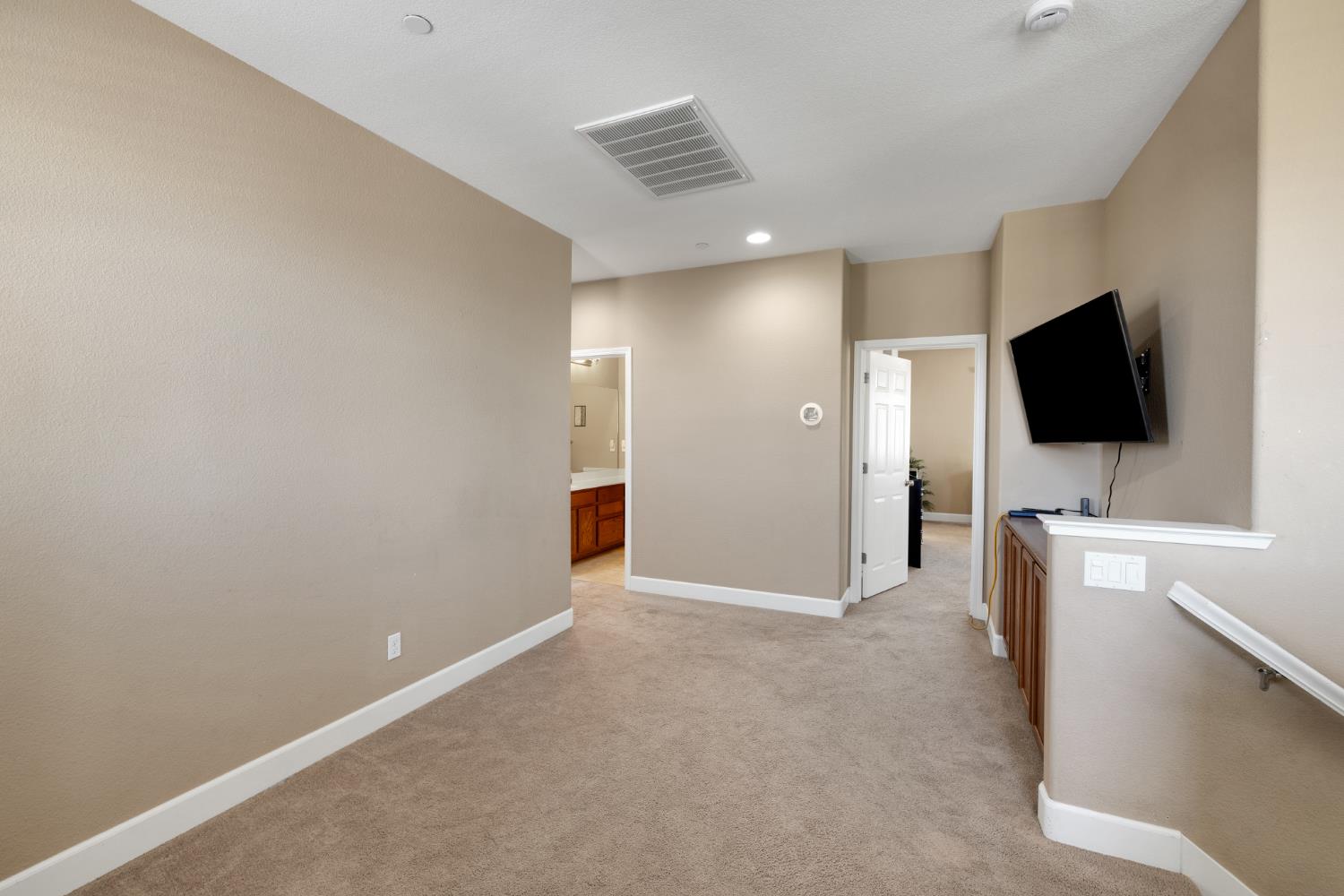 Detail Gallery Image 30 of 43 For 10424 Fossil Way, Elk Grove,  CA 95757 - 4 Beds | 3/1 Baths