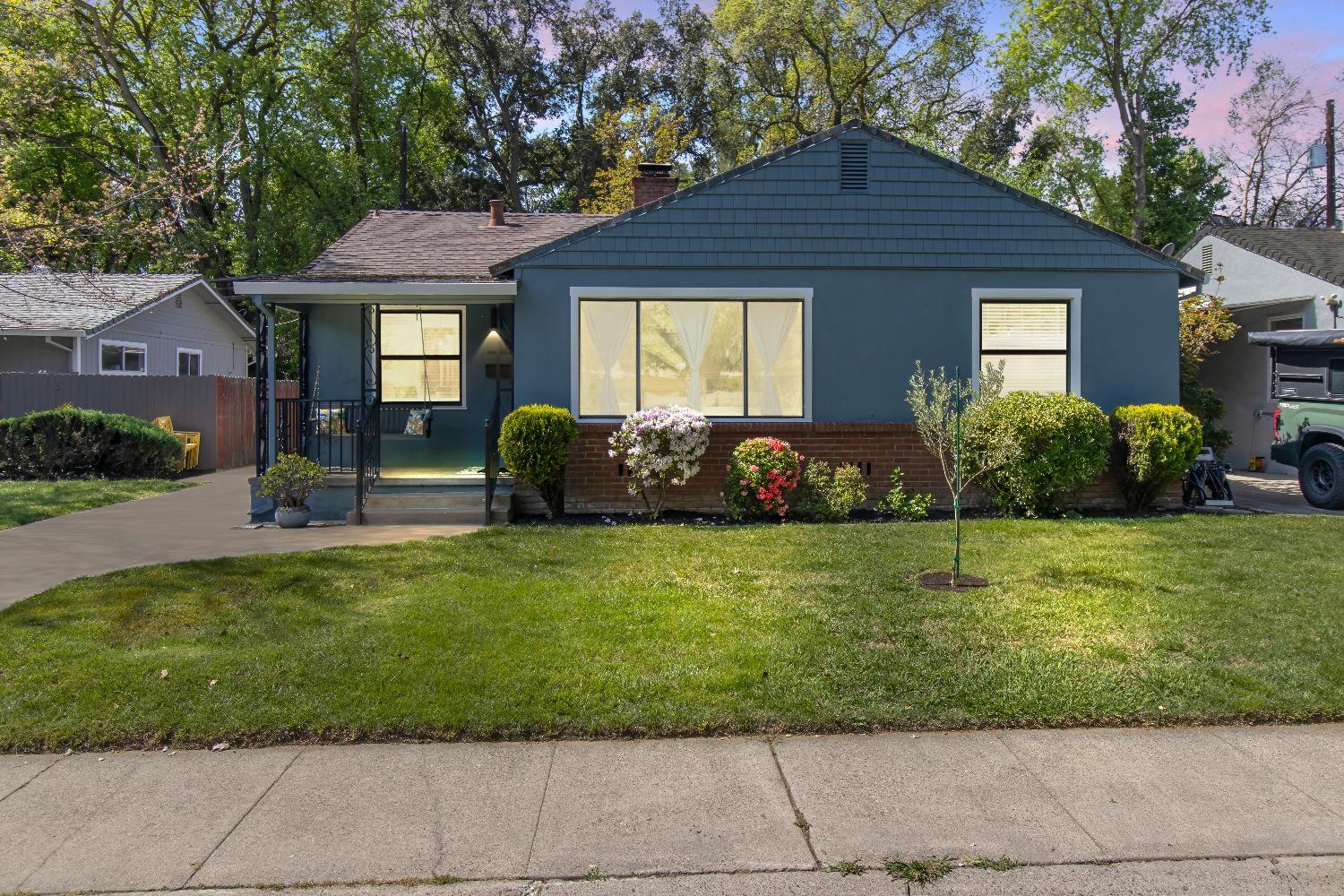 Detail Gallery Image 1 of 25 For 1142 Sherburn Ave, Sacramento,  CA 95822 - 3 Beds | 1 Baths