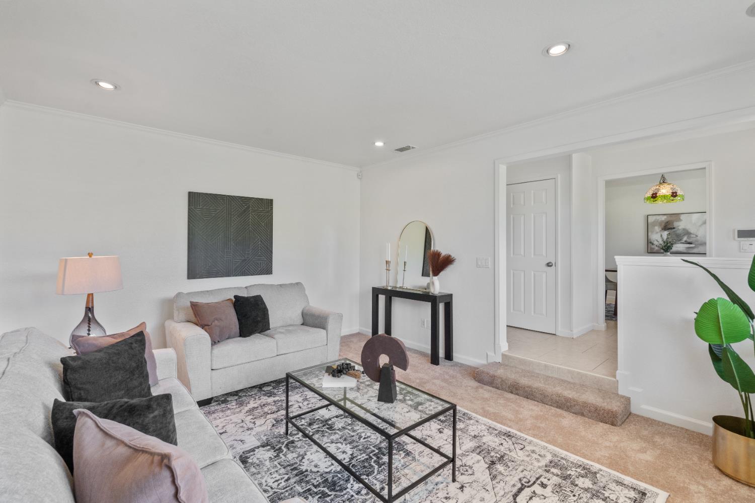 Detail Gallery Image 4 of 27 For 1387 Higton Street, Manteca,  CA 95336 - 3 Beds | 2 Baths