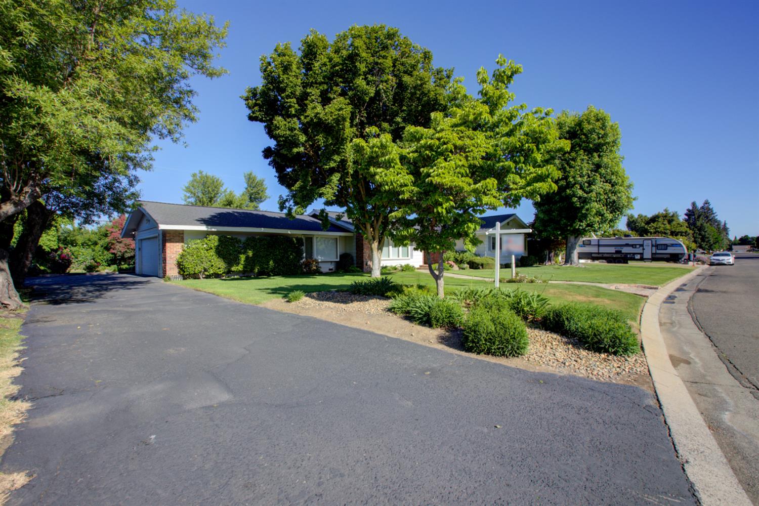 Bedford Drive, Merced, California image 4